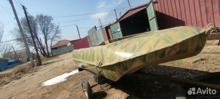 Лодка Романтика