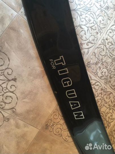 Мухобойка (дефлектор на капот)