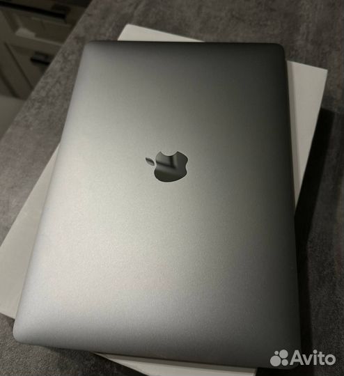 Apple MacBook Air 13 2019, 256 гб, 8GB