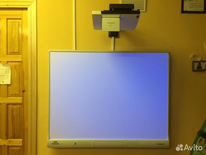 Установка проектора, экрана, скс