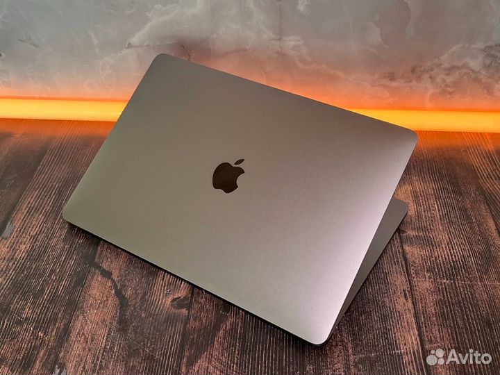 MacBook Pro 13 хорошее состояние