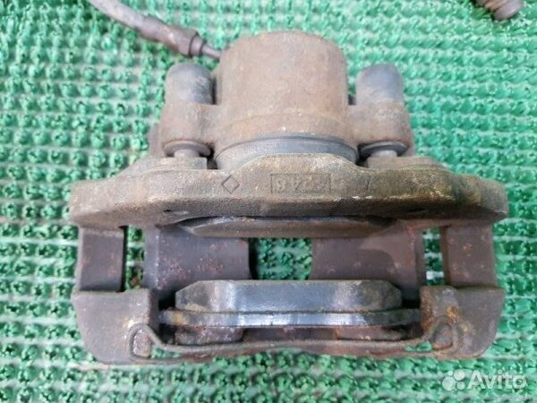 Суппорт передний левый Ford Fusion JU fyja