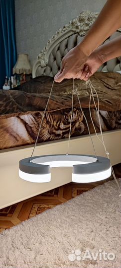 Люстра подвесная. Новая