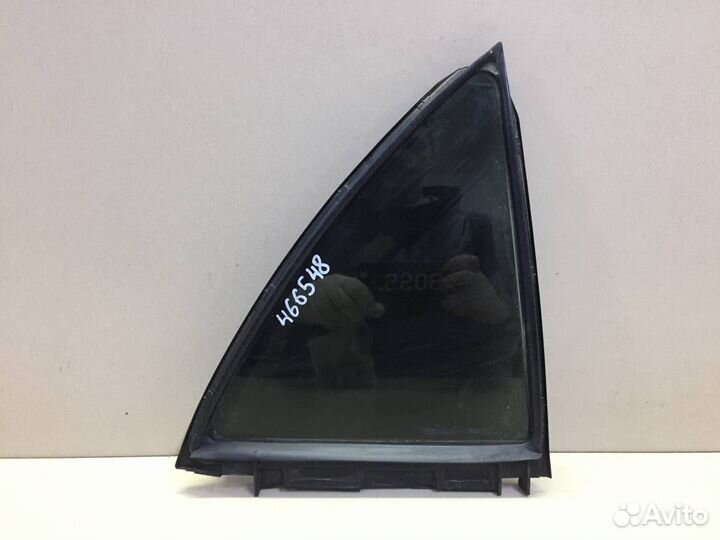Стекло двери задней правой форточка Toyota Corolla