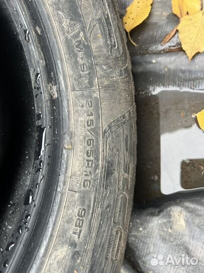 Dunlop Ice Touch 215/65 R16