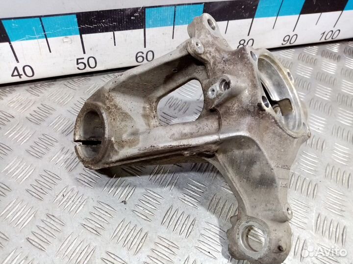 Б/У Кулак поворотный передний правый#001