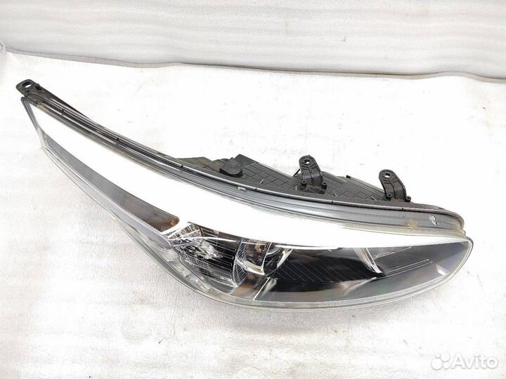 Фара правая Kia Ceed 2 JD 2012 92102A2050