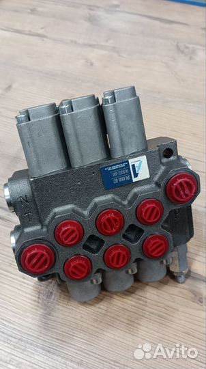 Гидрораспределитель 03Р40-1С1С1С1