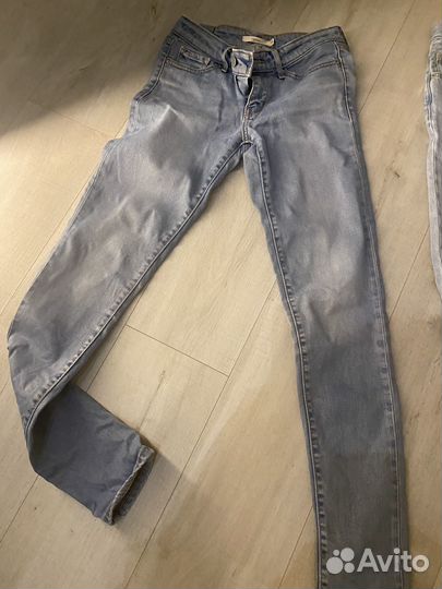 Джинсы levis