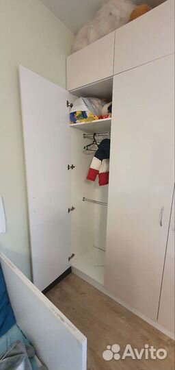 Шкаф