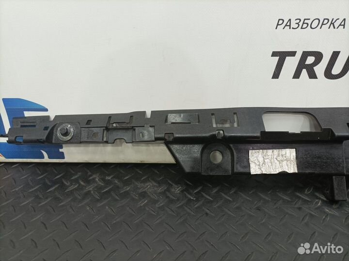 Кронштейн солнцезащитного козырька Volvo FH