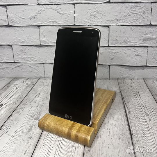 Телефон LG K5