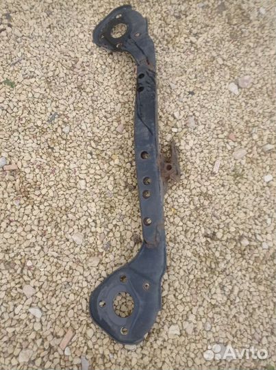 Усилитель буксировочного крюка