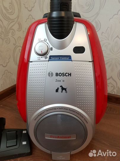 Пылесос с контейнером для пыли Bosch