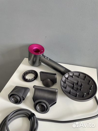 Фен Dyson supersonic hd08 