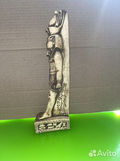 Статуэтка фараон
