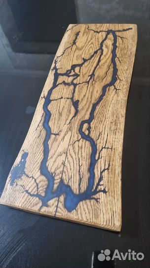 Подставка из дерева и эпоксидной смолы
