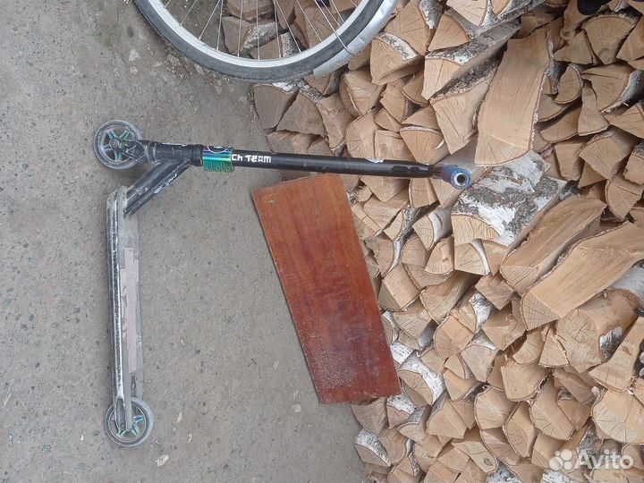 Трюковой самокат tech team comrade