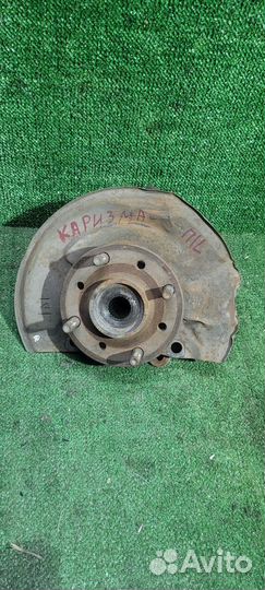 Поворотный кулак левый Mitsubishi Carisma 2001