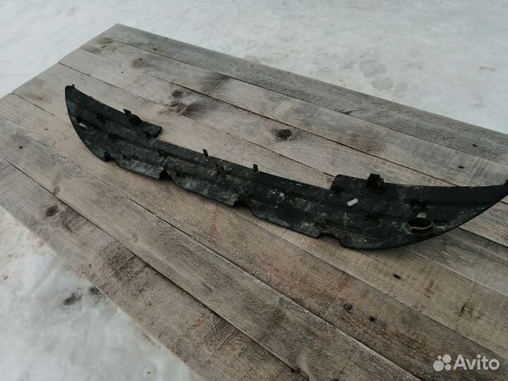 Заглушка решётки радиатора