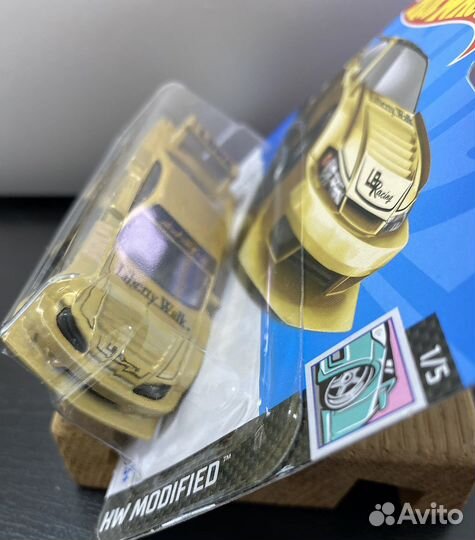 Hot wheels nissan silvia s15 gold