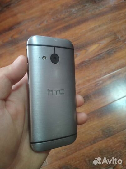 Телефон HTC