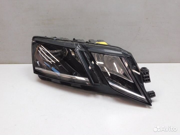 Фара правая Skoda Octavia
