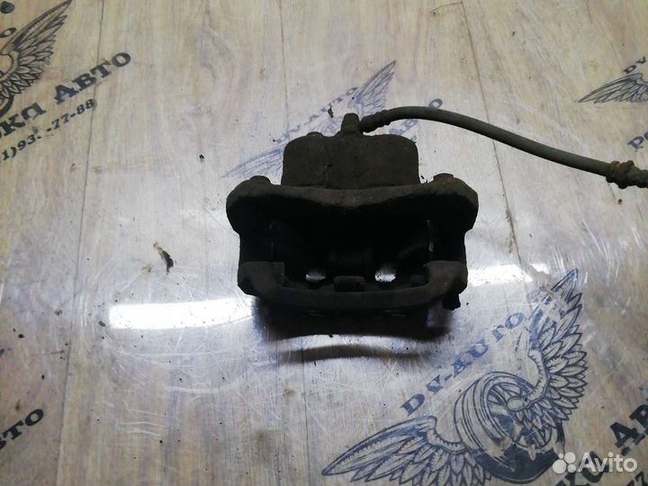 Mazda mpv суппорт передний левый