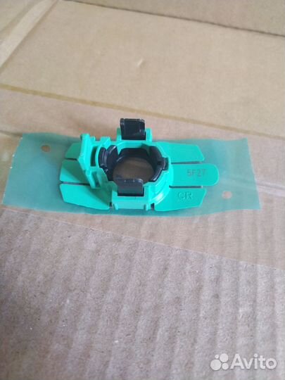 Кронштейн парктроника Toyota 89348-33400