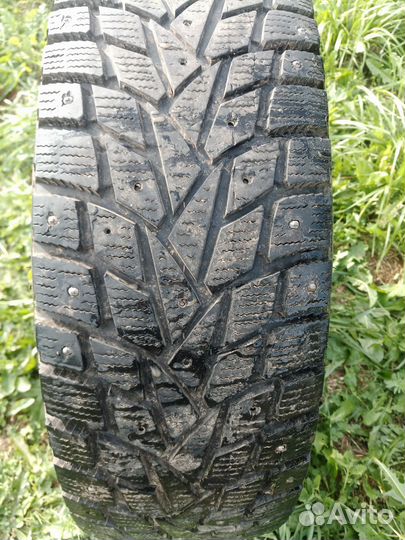 Dunlop Grandtrek Ice 02 235/70 R16