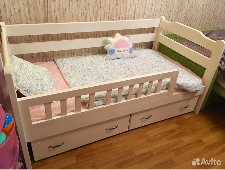 Кровать из массива сосны