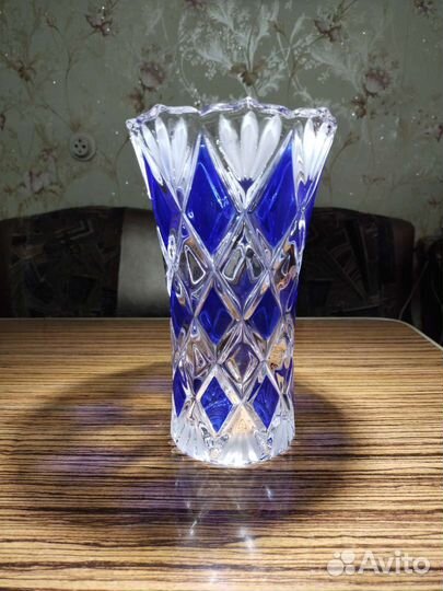 Хрустальная ваза