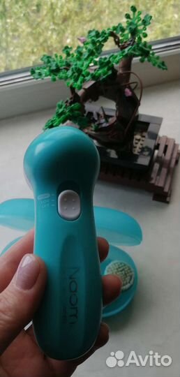 Косметический массажер для лица