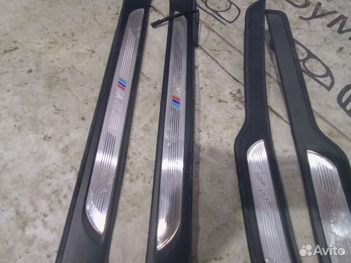 Накладки на порог м BMW E90 седан