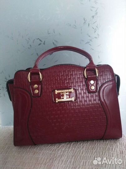 Сумка лаковая, новая