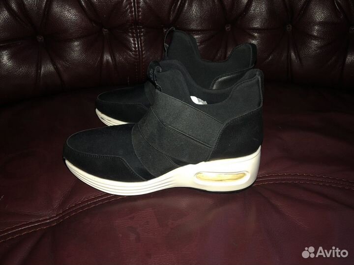 Кроссовки ботинки новые