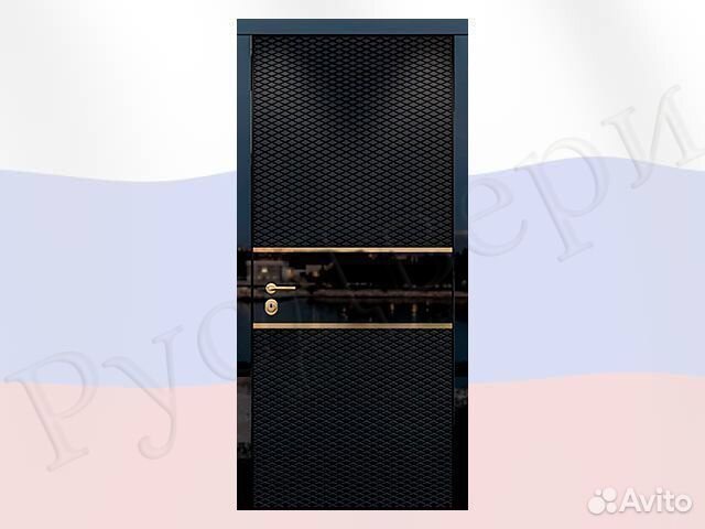 Трехконтурная металлическая входная дверь