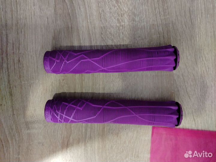 Грипсы на трюковой самокат