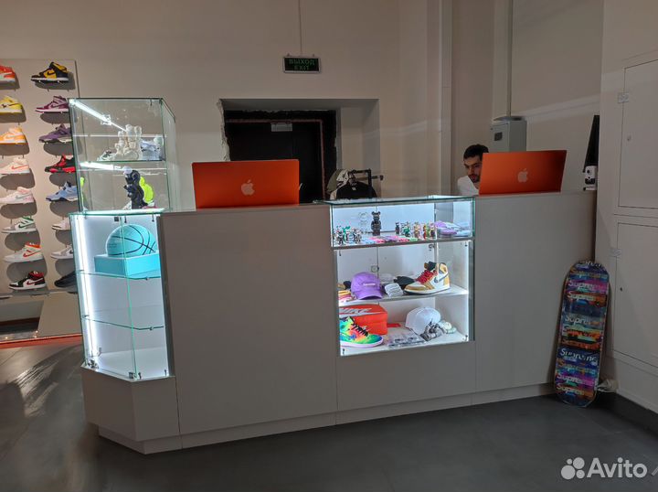 Торговые витрины для ТЦ