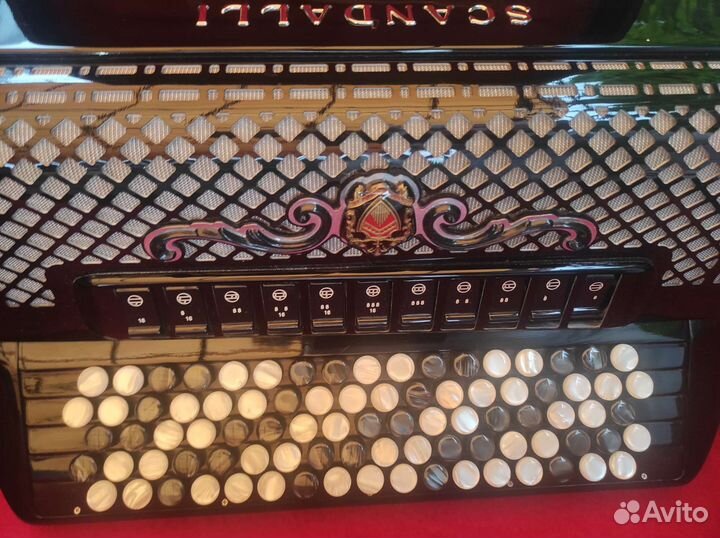 Баян с уникальной историей,был куплен в подарок