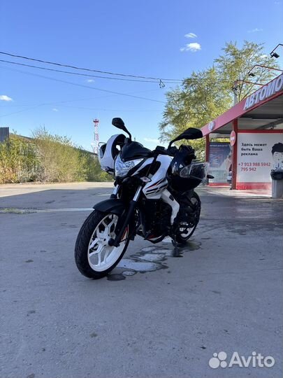 Мотоцикл Bajaj Pulsar NS200