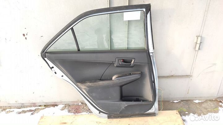 Toyota Камри Левая задняя дверь 55
