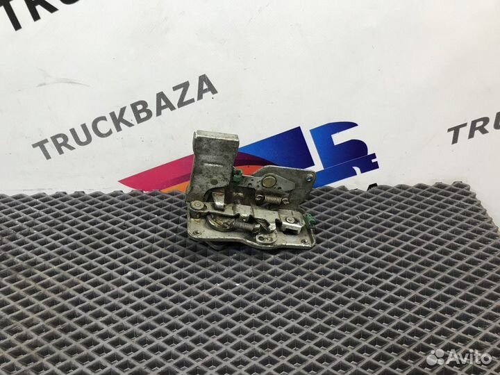 Замок двери передней правой