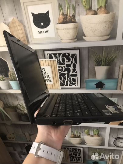Нетбук asus aspire one