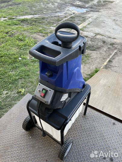 Аренда измельчителя веток. Прокат мульчера