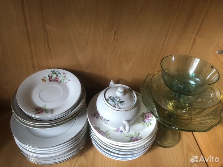 Много посуды(не все представлено на фото)