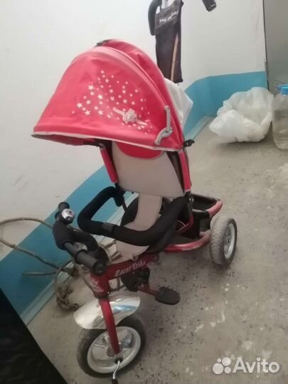 Детский велосипед с ручкой