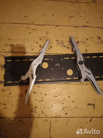 Крепление для телевизора на стену