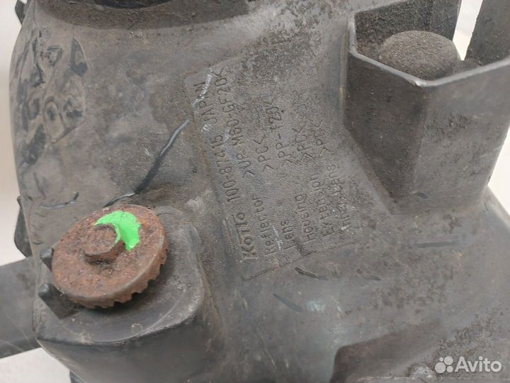 Фара (передняя) Mitsubishi Montero Sport / Pajero