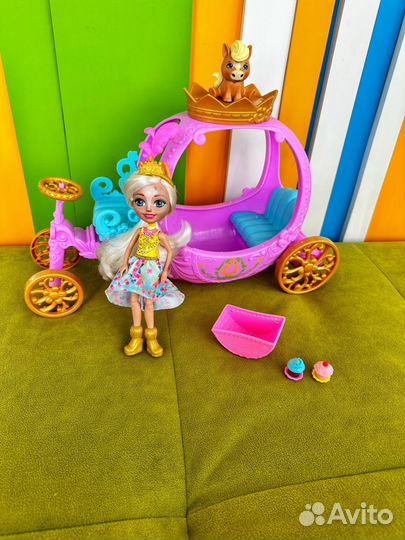 Enchantimals королевская карета